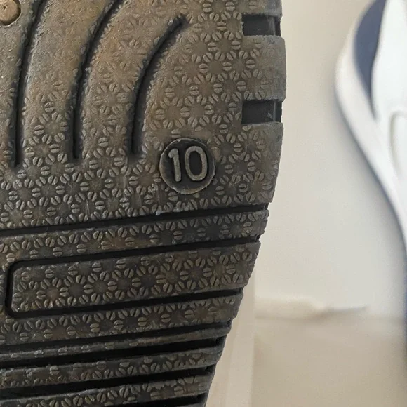 Classic White and Navy Women’s Low-TopSneakers - Picture 5 of 5